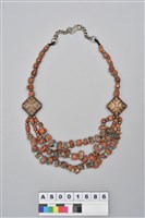 藏品(珊瑚青石胸飾)的圖片